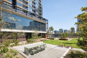 Cool City View 2BR Central with Pool and Free Parking